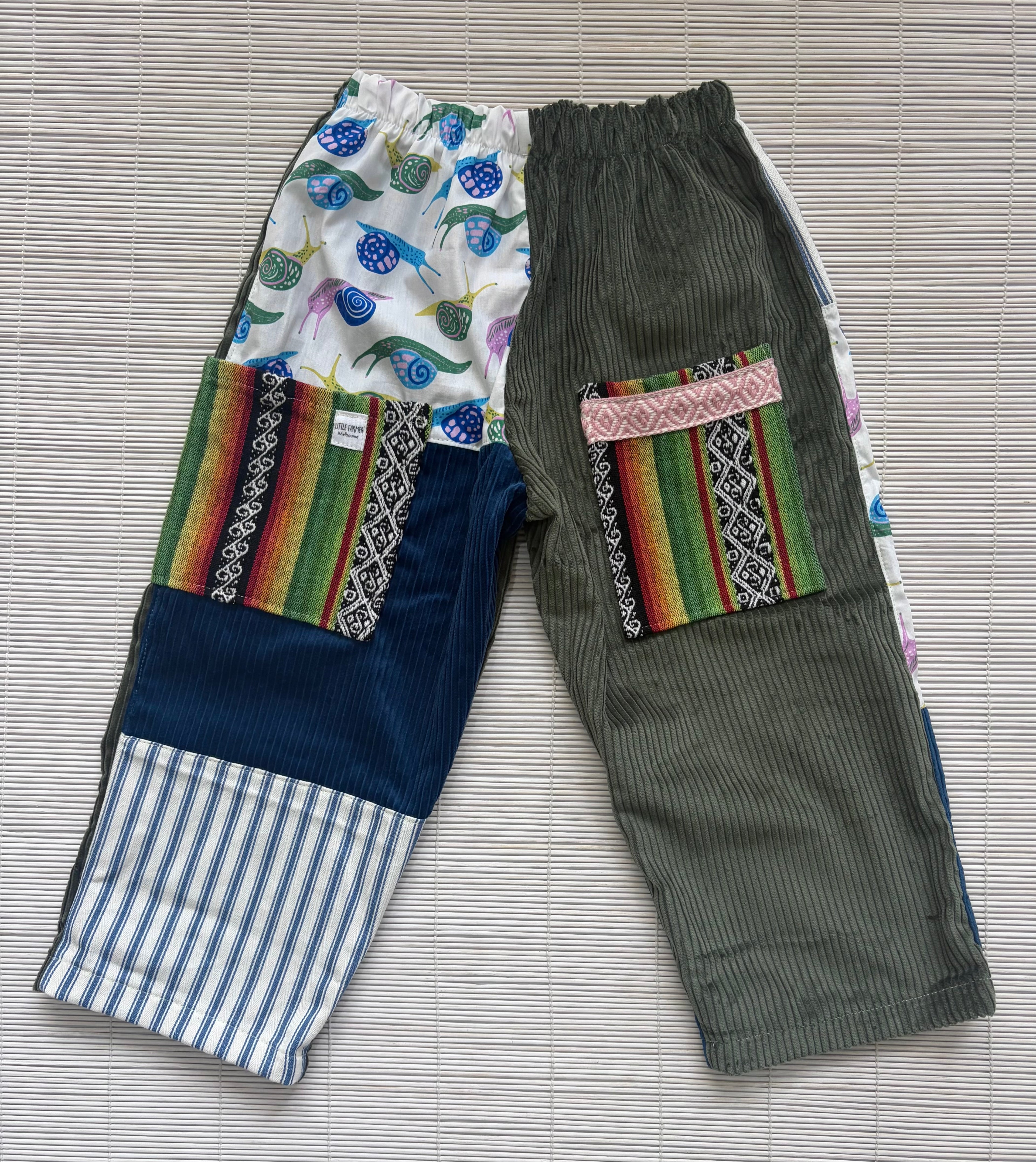Pants Snail Size 4